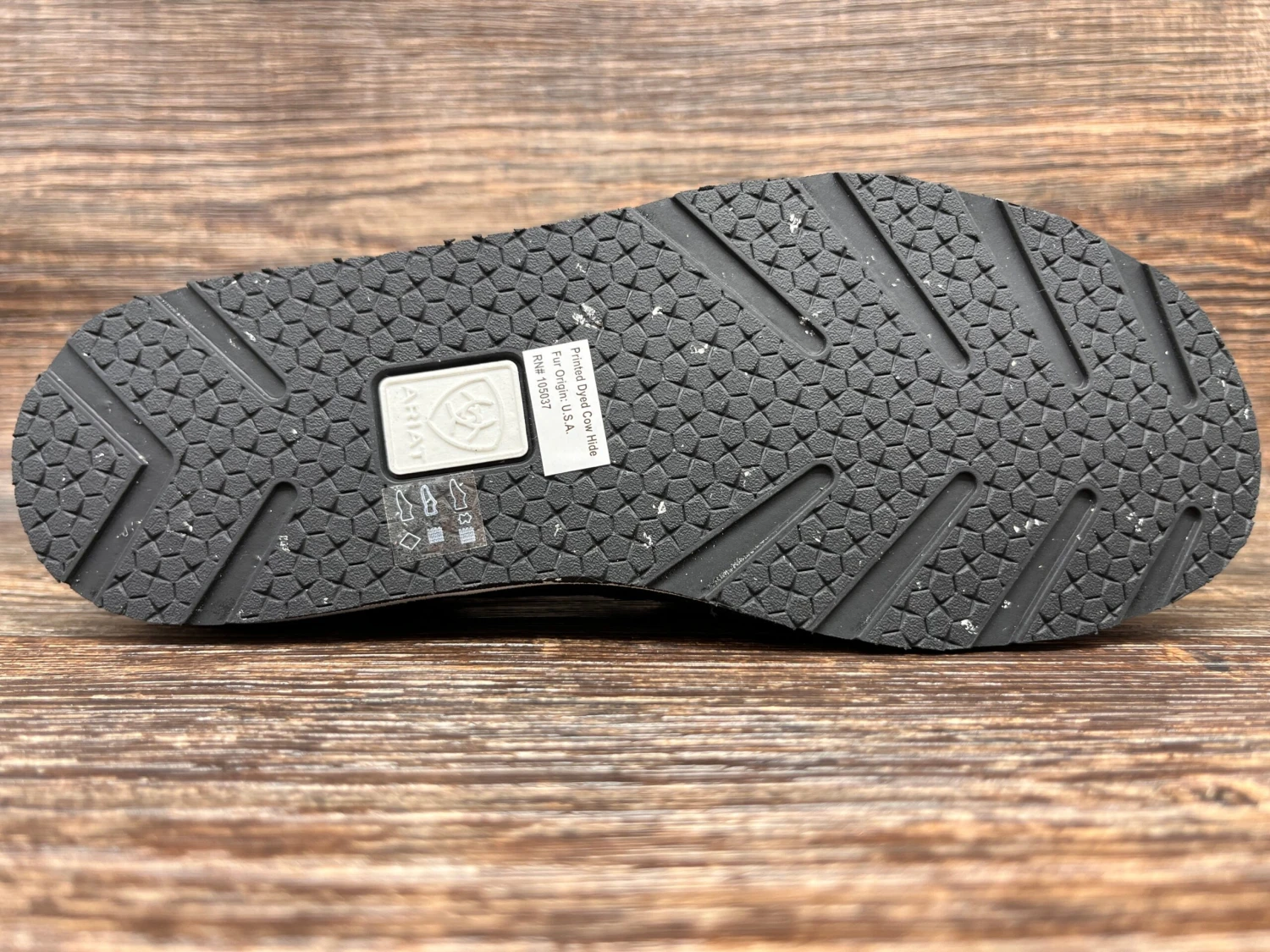 10042529 Women's Black & White Cowhide Pattern Cruiser By Ariat 4 10042529 Women's Black & White Cowhide Pattern Cruiser By Ariat - Image 4