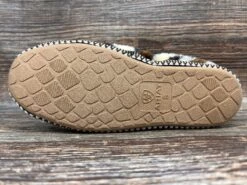 Ar2271 Women's Snuggle Slipper By Ariat 11 Ar2271 Women's Snuggle Slipper By Ariat -Western Cowboy Equipment Store IMG 8857
