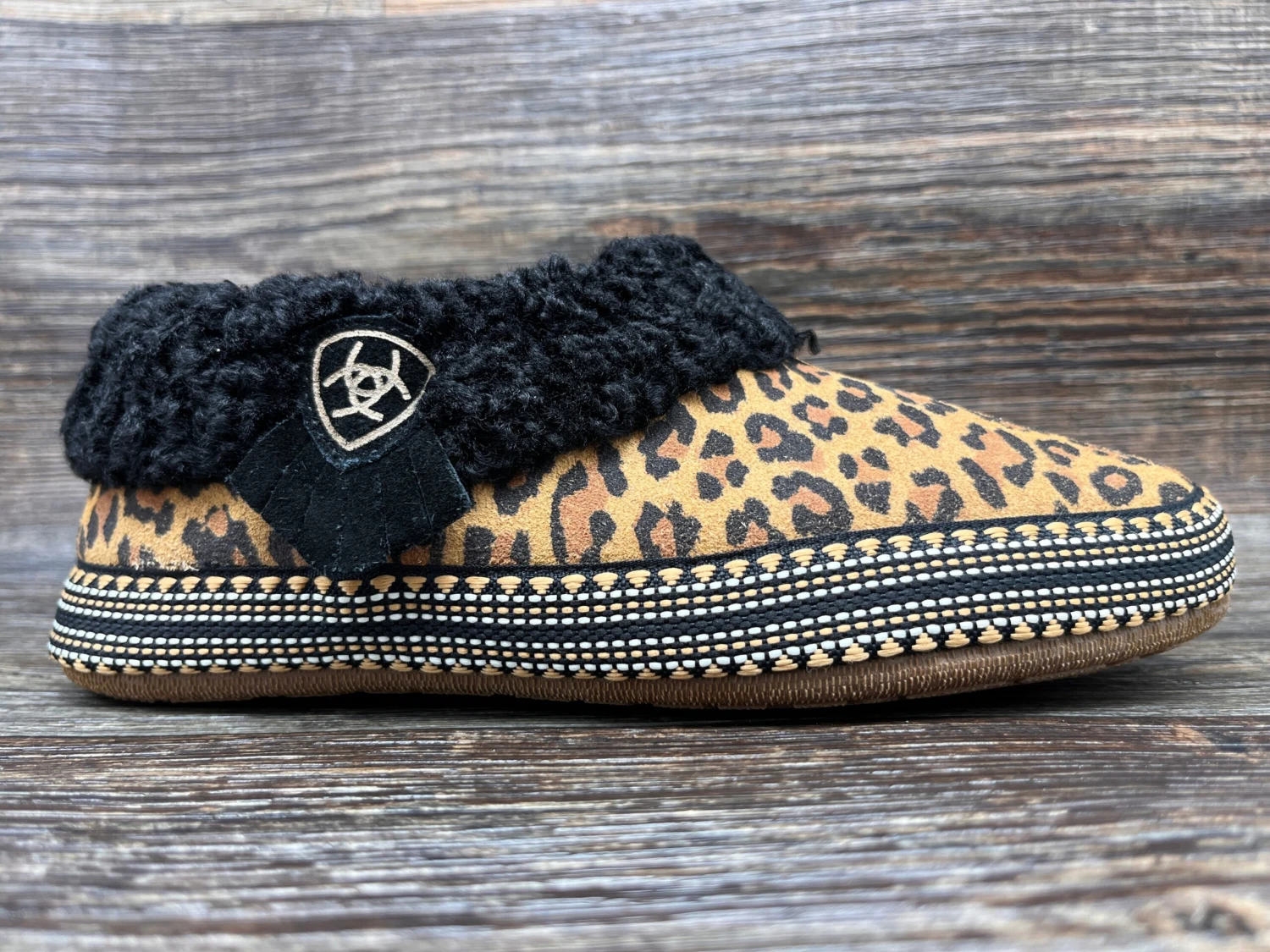 Ar2827 Women's Melody Fleece Lined Slipper By Ariat 2 Ar2827 Women's Melody Fleece Lined Slipper By Ariat - Image 2