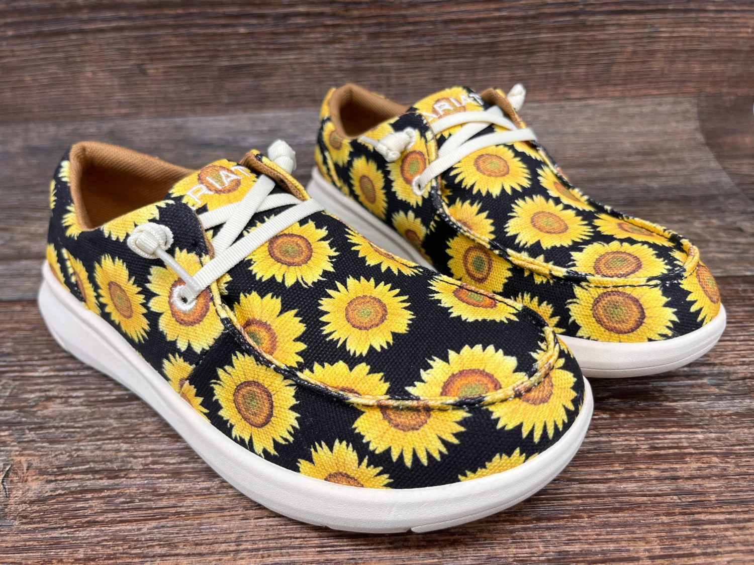 10042513 Women's Hilo Lace Up Casual Shoe By Ariat 1 10042513 Women's Hilo Lace Up Casual Shoe By Ariat